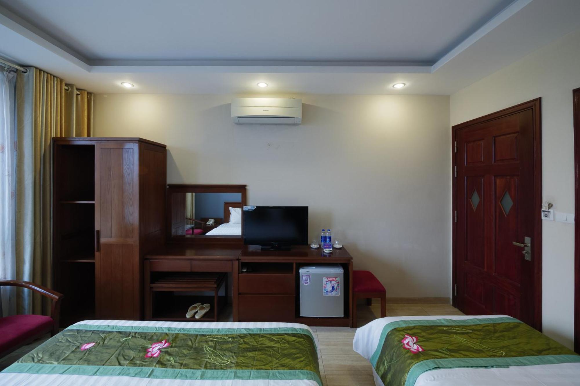 Ngan Ha Hotel Long Bien Hanói Exterior foto